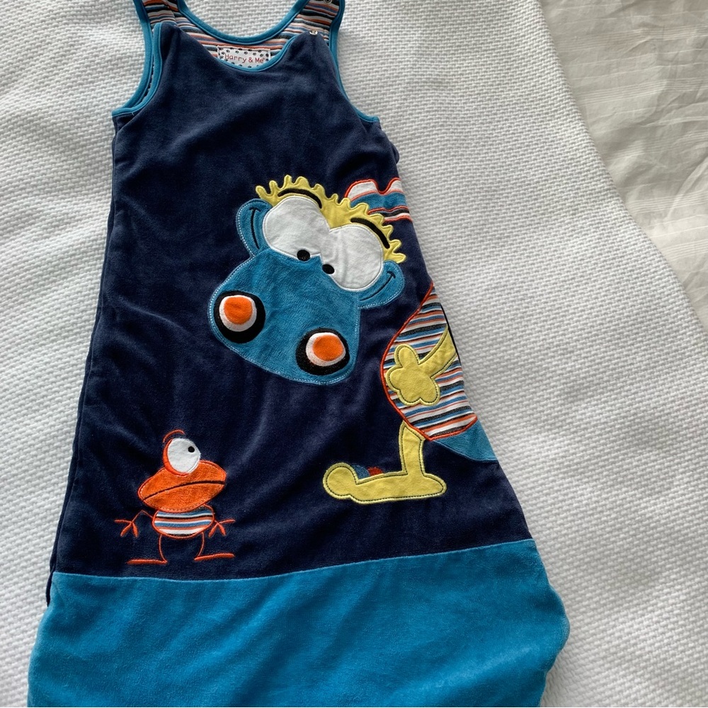 *Free* warm winter sleep sack for baby 6 to 18 months. Needs repair. See notes.